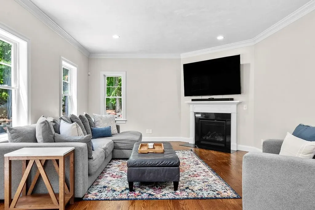 13 Vincent Way Cumberland RI 02864