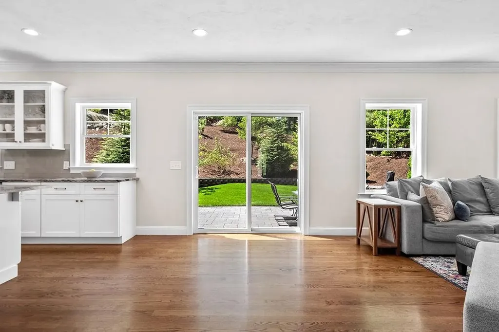 13 Vincent Way Cumberland RI 02864