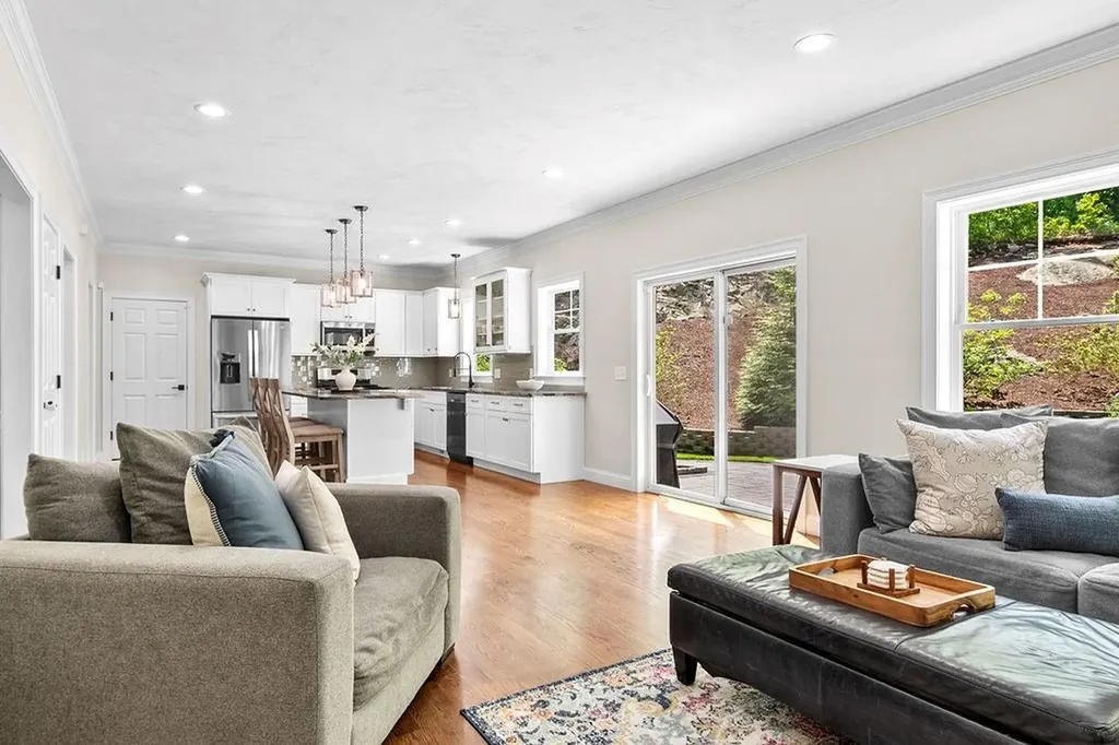 13 Vincent Way Cumberland RI 02864
