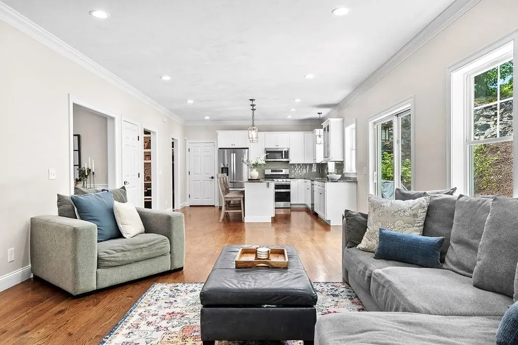 13 Vincent Way Cumberland RI 02864