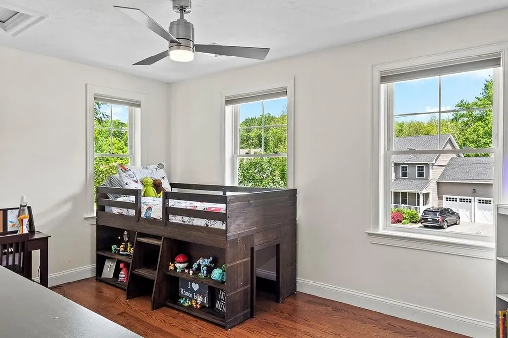 13 Vincent Way Cumberland RI 02864