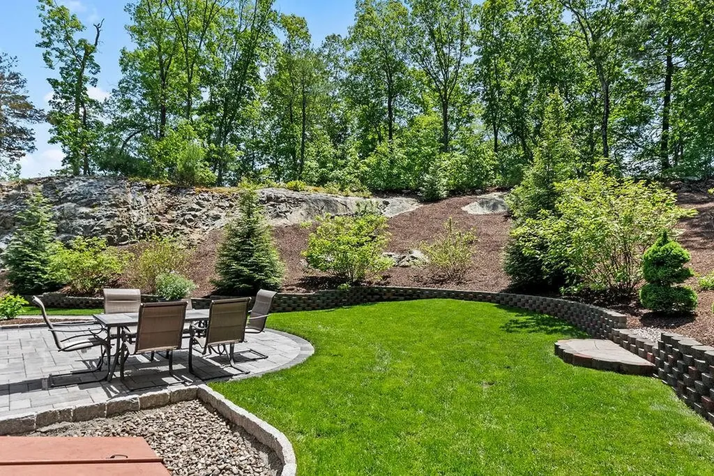 13 Vincent Way Cumberland RI 02864