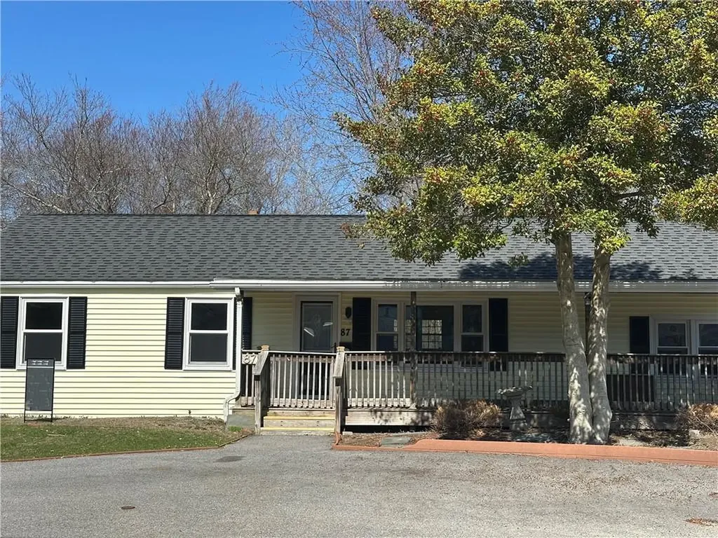 87 Elmbrook Drive Warwick RI 02889