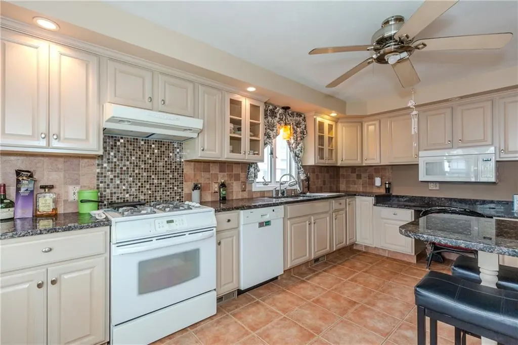 42 Batcheller Avenue Providence RI 02904