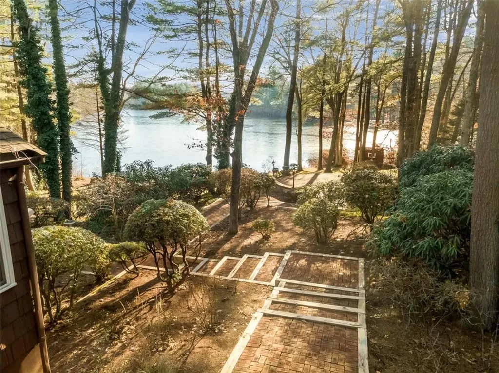 12 Georgiana Drive Cumberland RI 02864