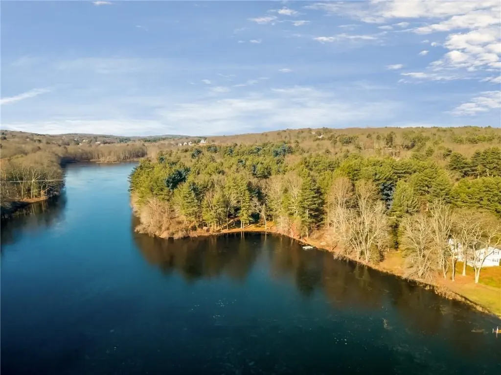 12 Georgiana Drive Cumberland RI 02864