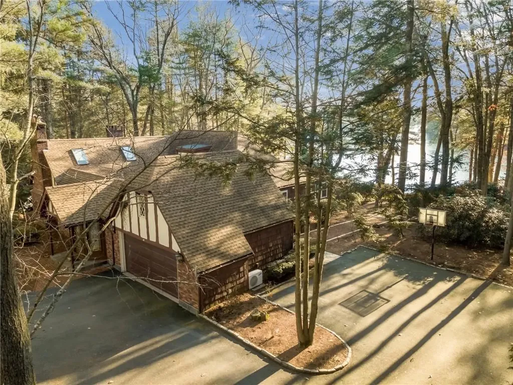 12 Georgiana Drive Cumberland RI 02864