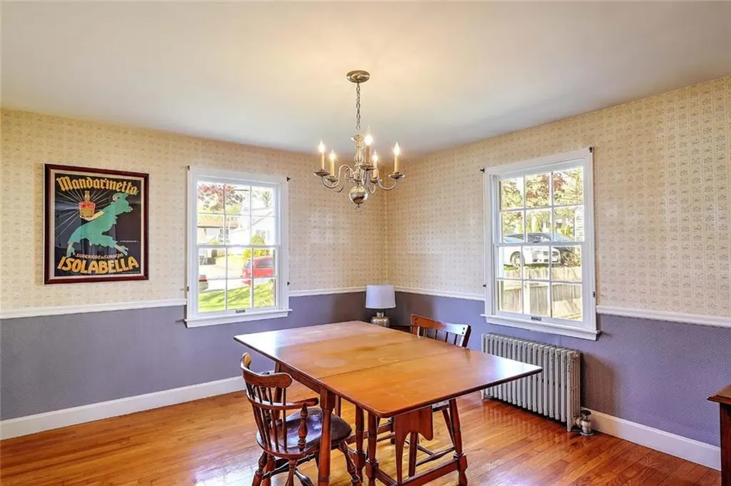 32 Glengrove Avenue Cranston RI 02910
