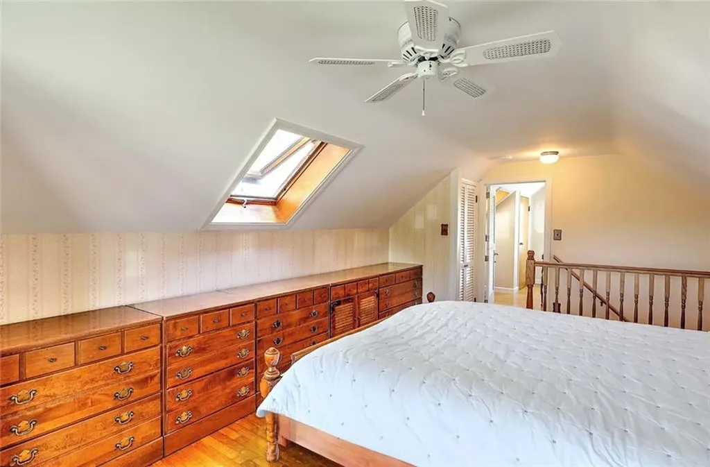 32 Glengrove Avenue Cranston RI 02910