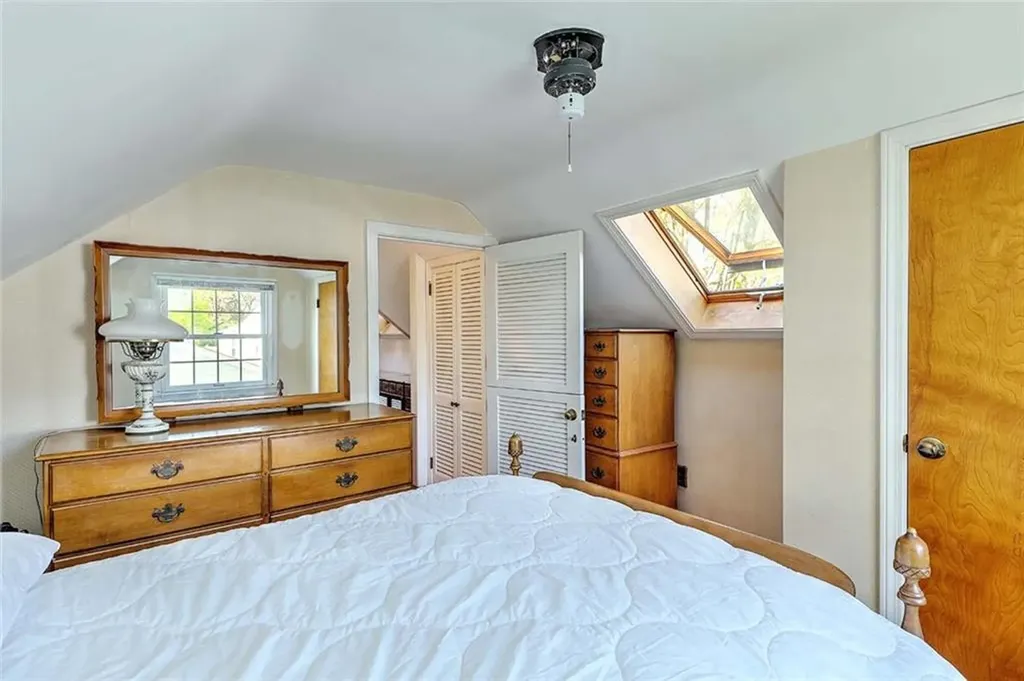 32 Glengrove Avenue Cranston RI 02910