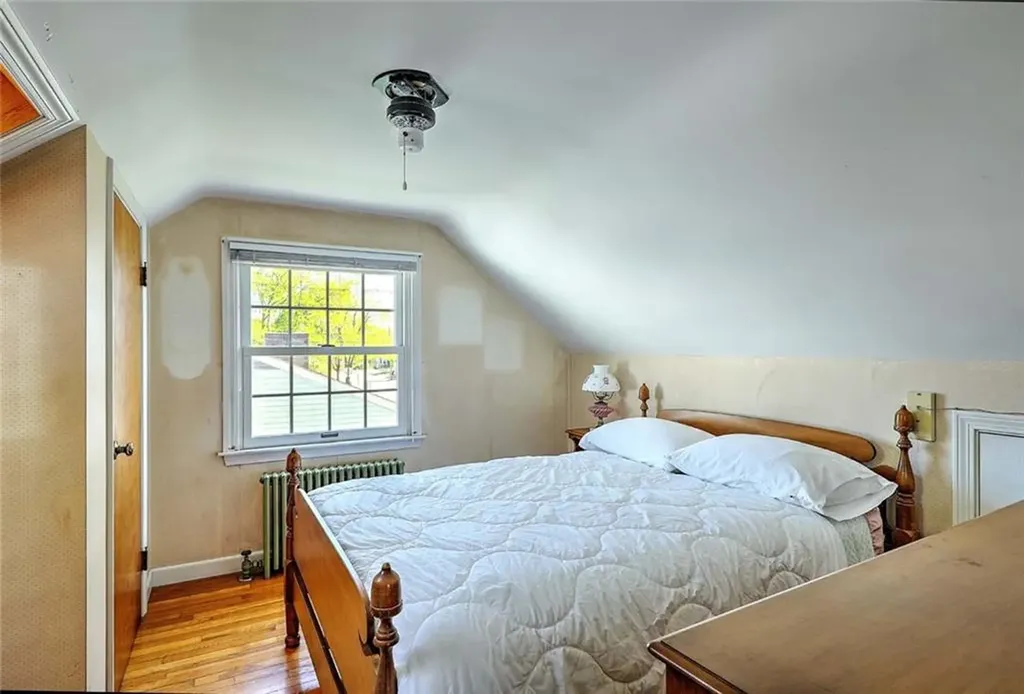 32 Glengrove Avenue Cranston RI 02910