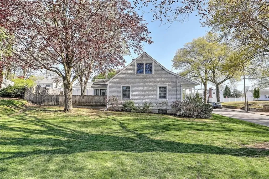32 Glengrove Avenue Cranston RI 02910