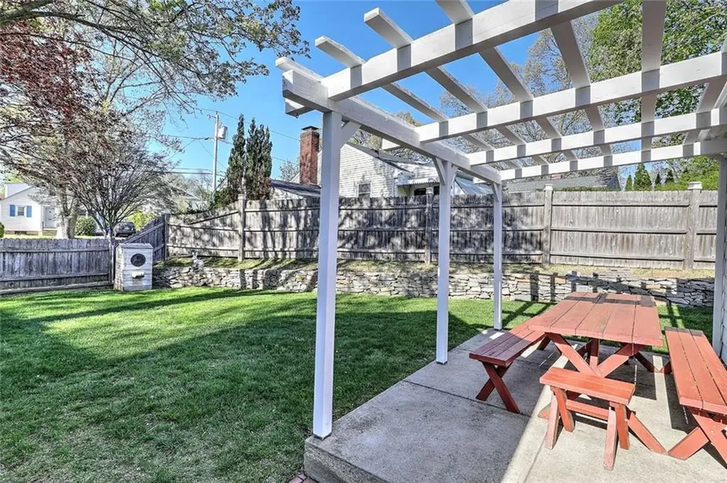32 Glengrove Avenue Cranston RI 02910
