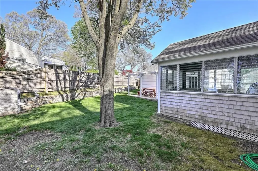 32 Glengrove Avenue Cranston RI 02910