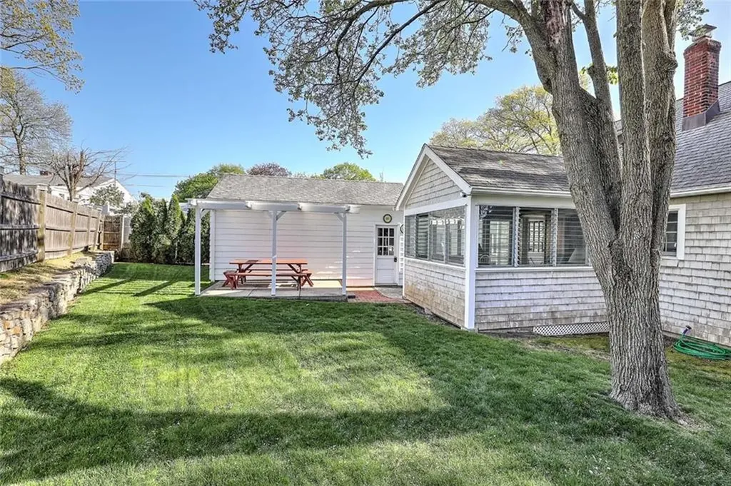 32 Glengrove Avenue Cranston RI 02910