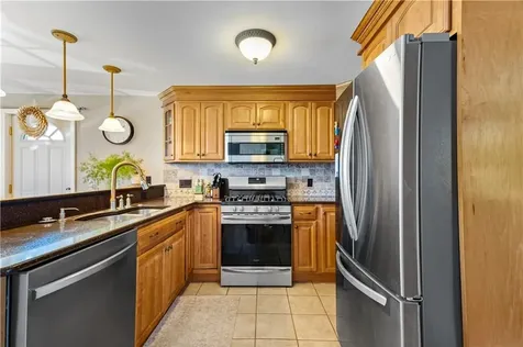 3 Jones Avenue Bristol RI 02809