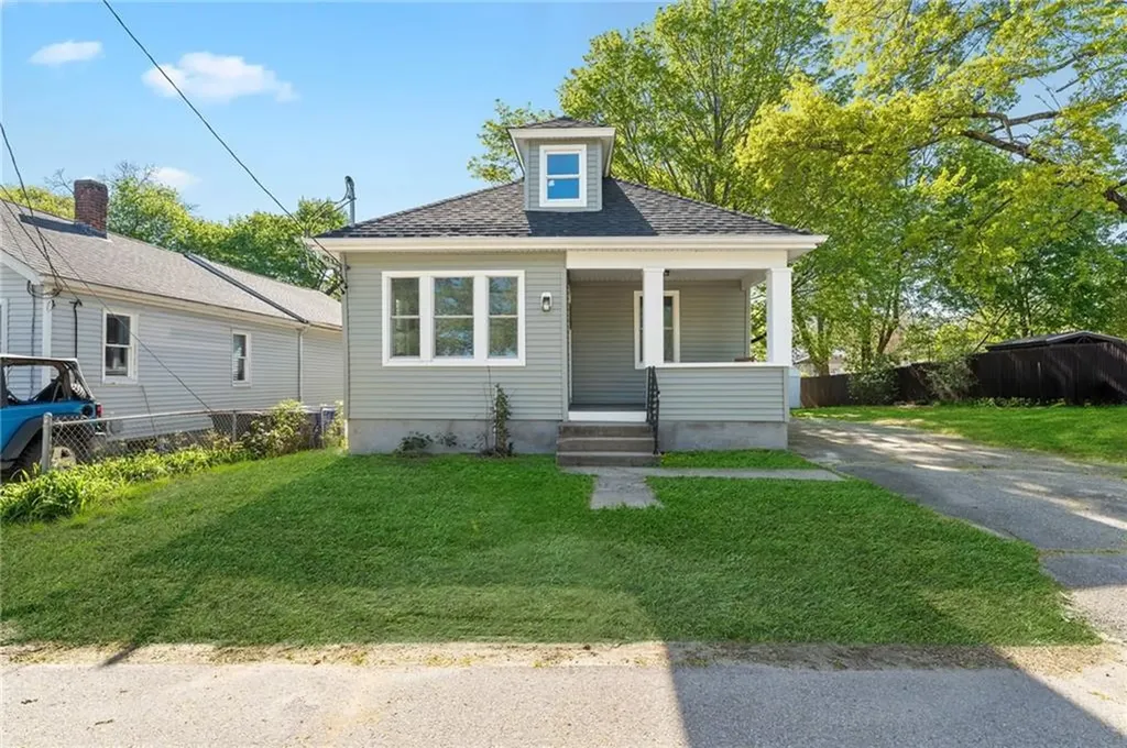 22 Viola Avenue East Providence RI 02915