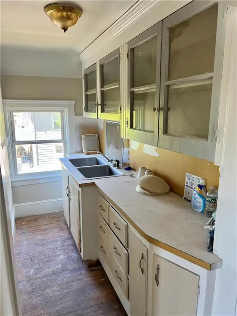 584 River Avenue Providence RI 02908