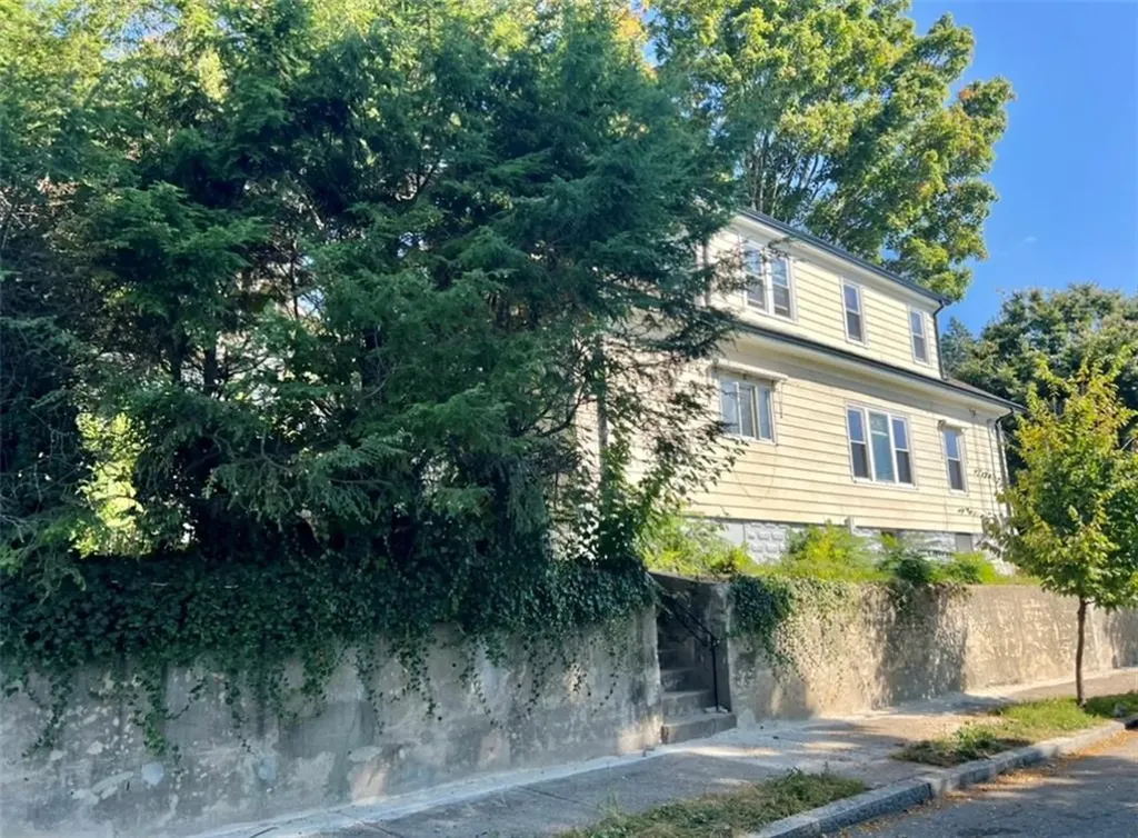 584 River Avenue Providence RI 02908