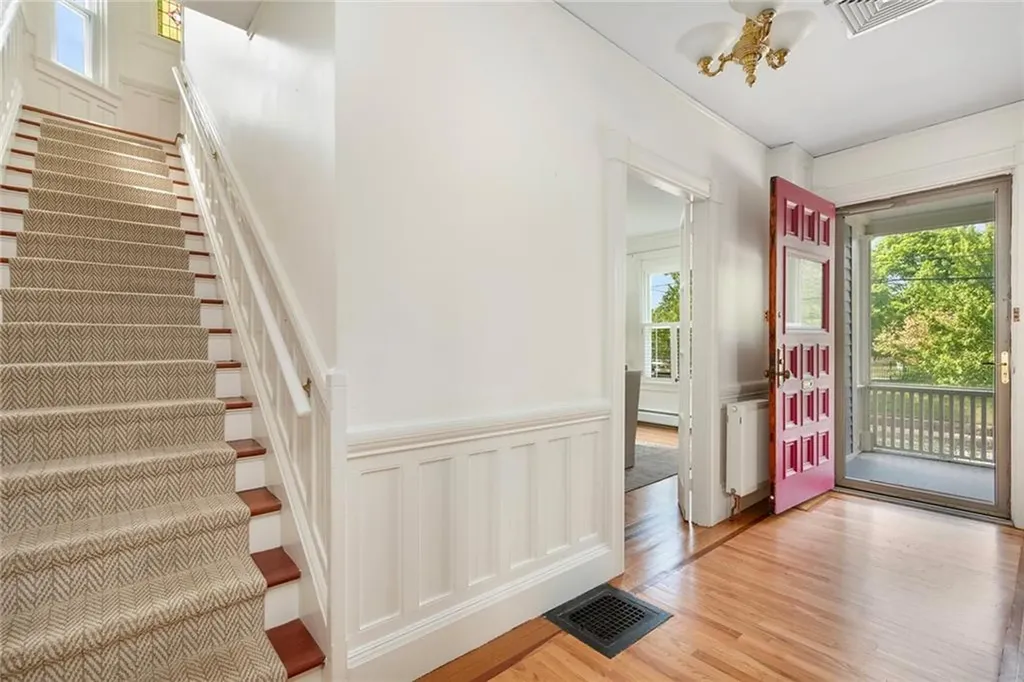 9 Oriole Avenue Providence RI 02906