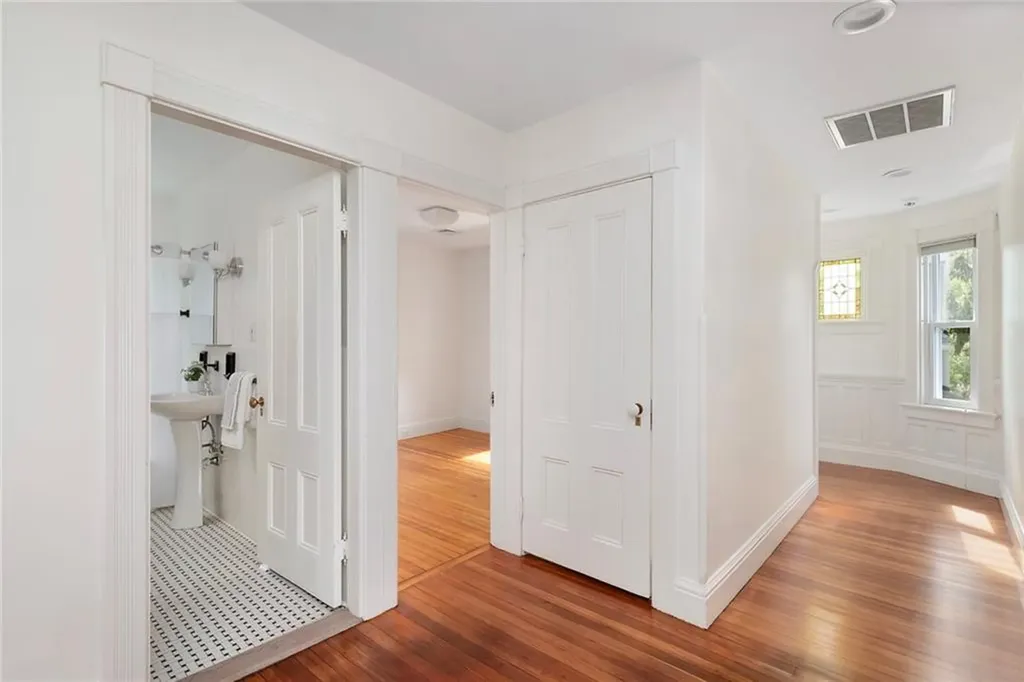 9 Oriole Avenue Providence RI 02906