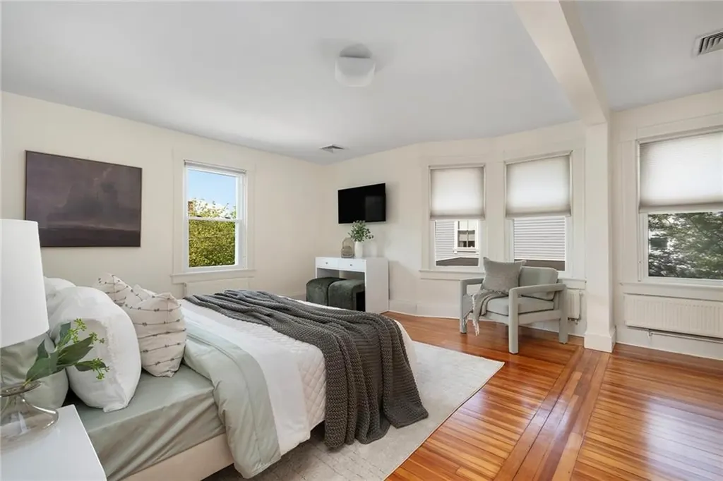 9 Oriole Avenue Providence RI 02906