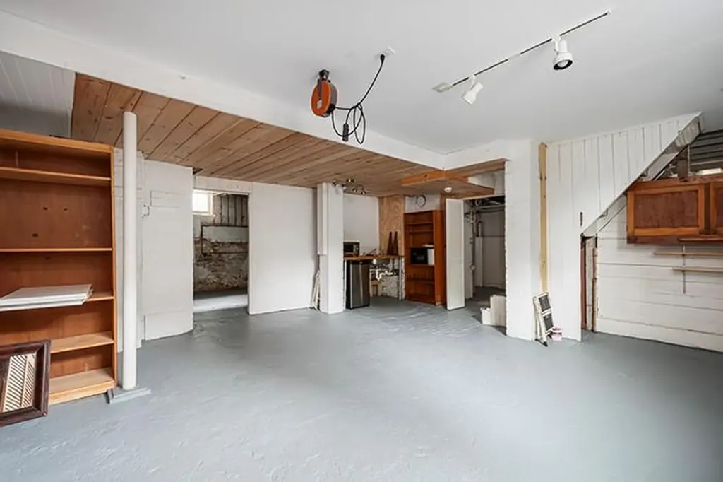 9 Oriole Avenue Providence RI 02906
