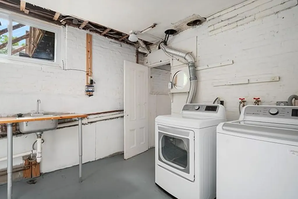 9 Oriole Avenue Providence RI 02906