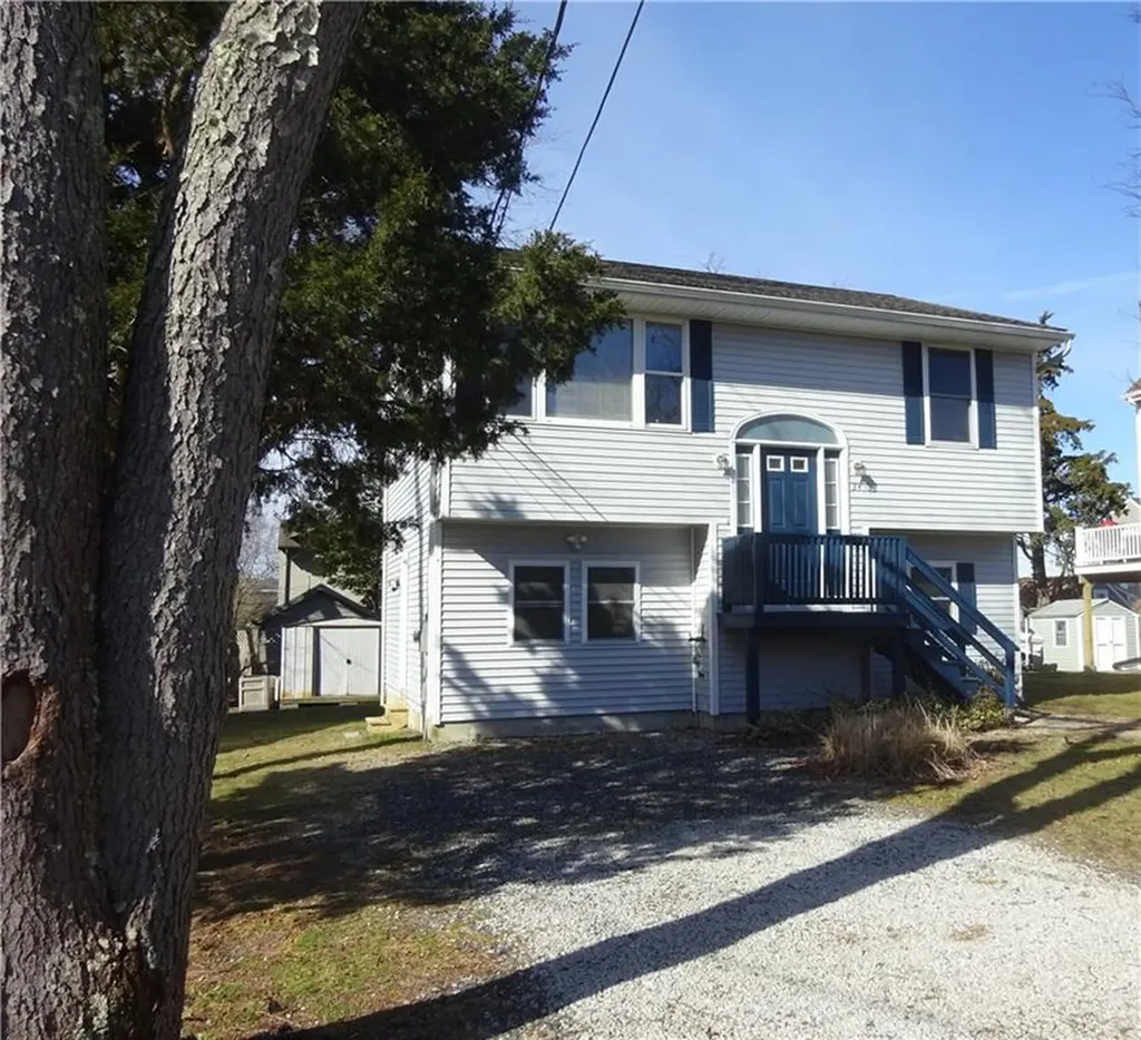 34 Berkley Avenue Portsmouth RI 02871