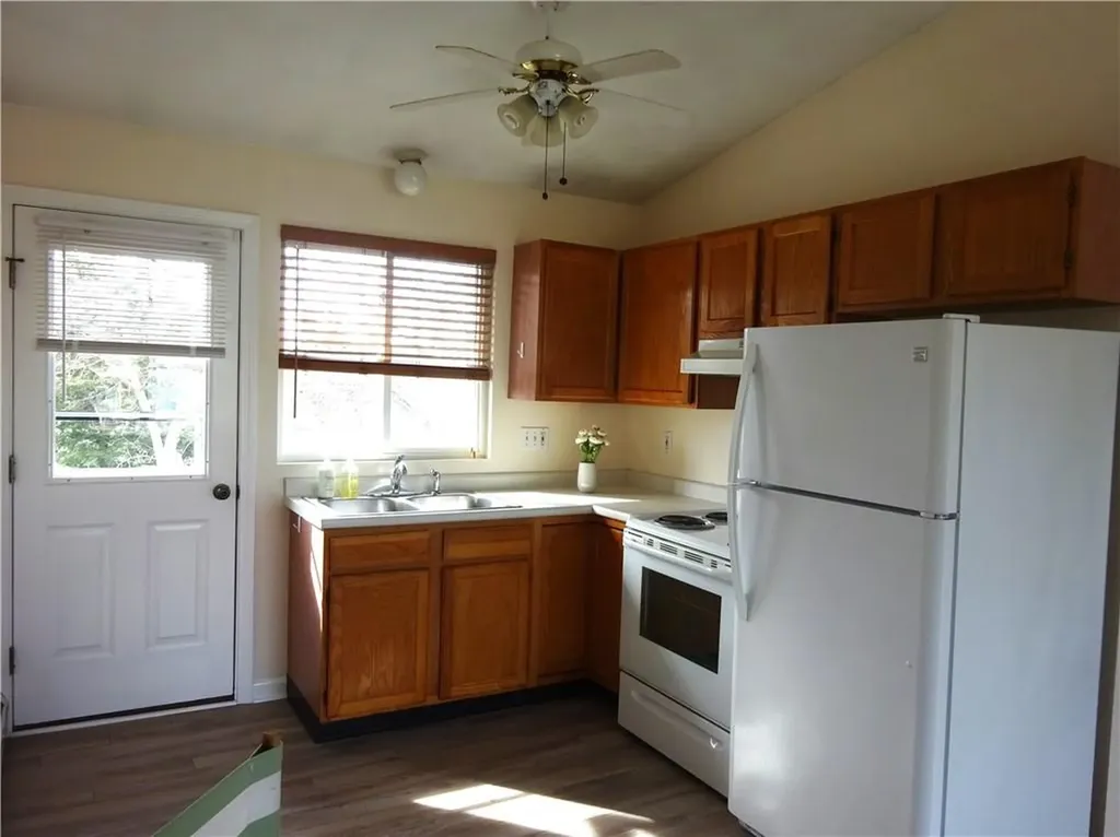34 Berkley Avenue Portsmouth RI 02871