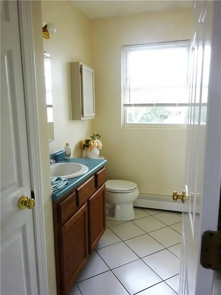 34 Berkley Avenue Portsmouth RI 02871