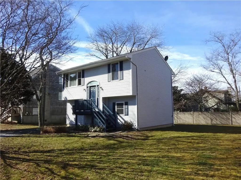34 Berkley Avenue Portsmouth RI 02871