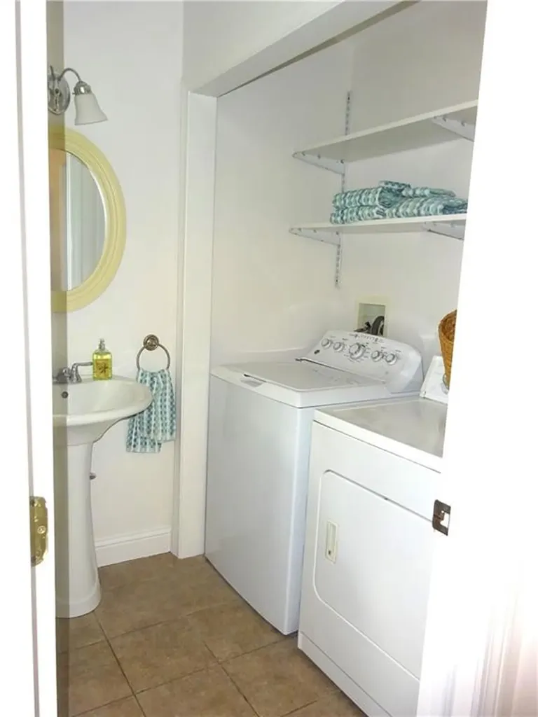 34 Berkley Avenue Portsmouth RI 02871