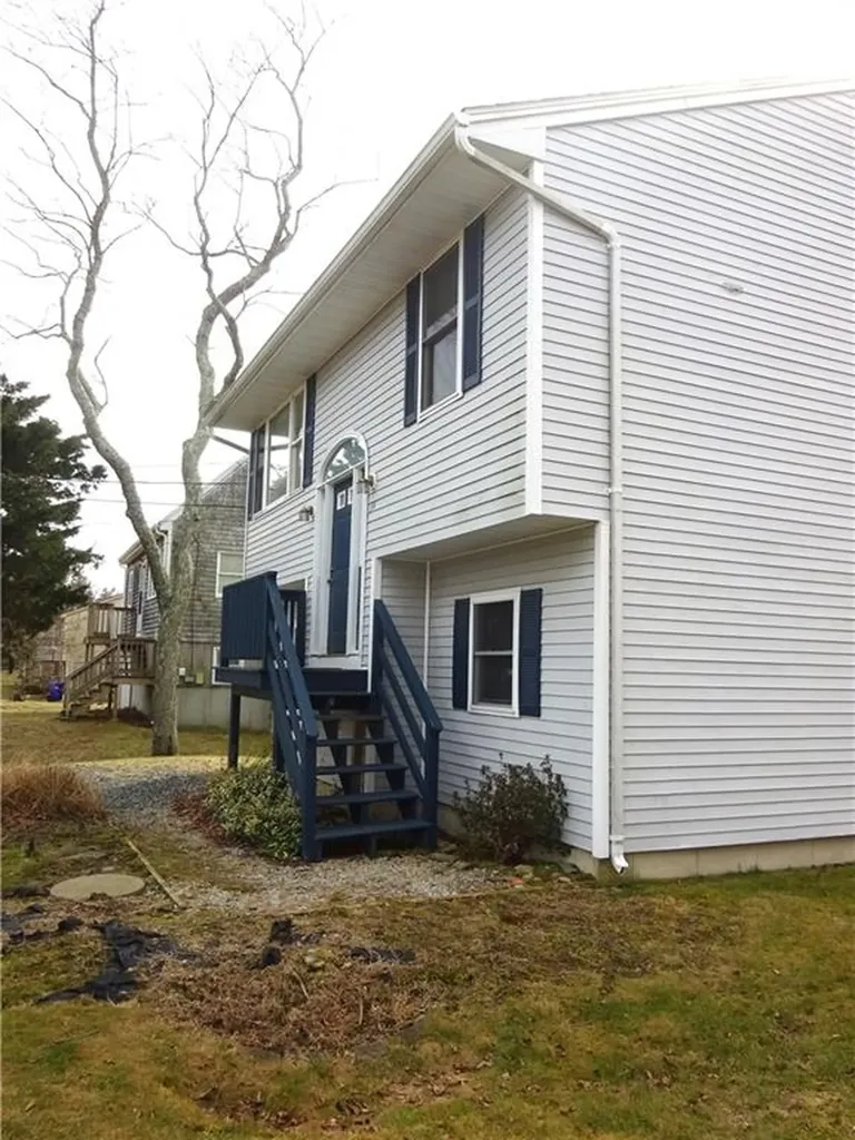 34 Berkley Avenue Portsmouth RI 02871