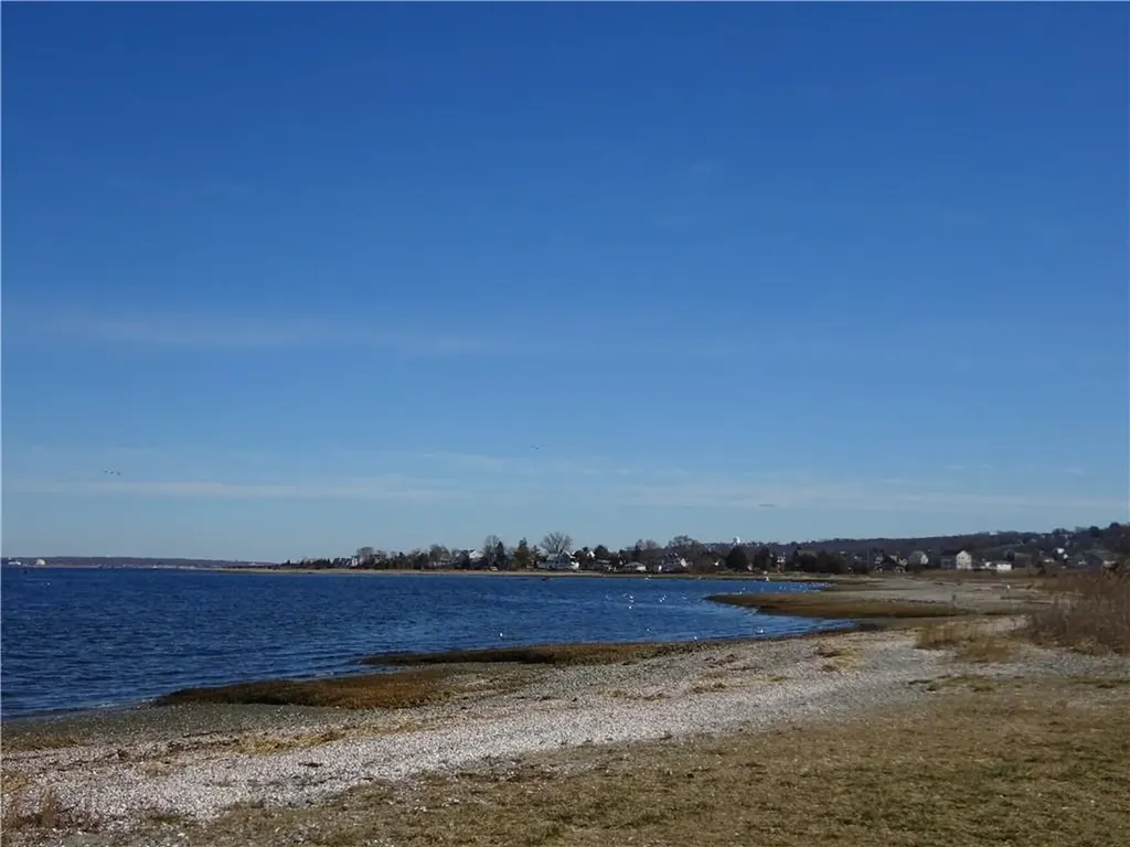 34 Berkley Avenue Portsmouth RI 02871