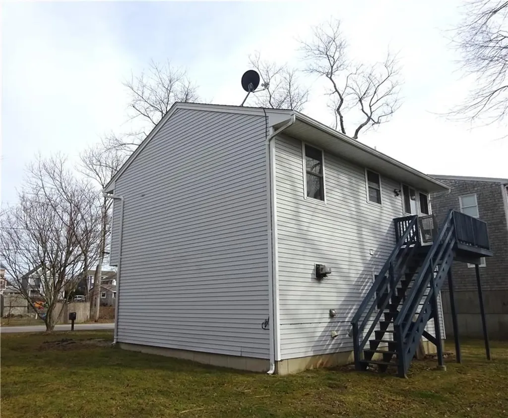 34 Berkley Avenue Portsmouth RI 02871