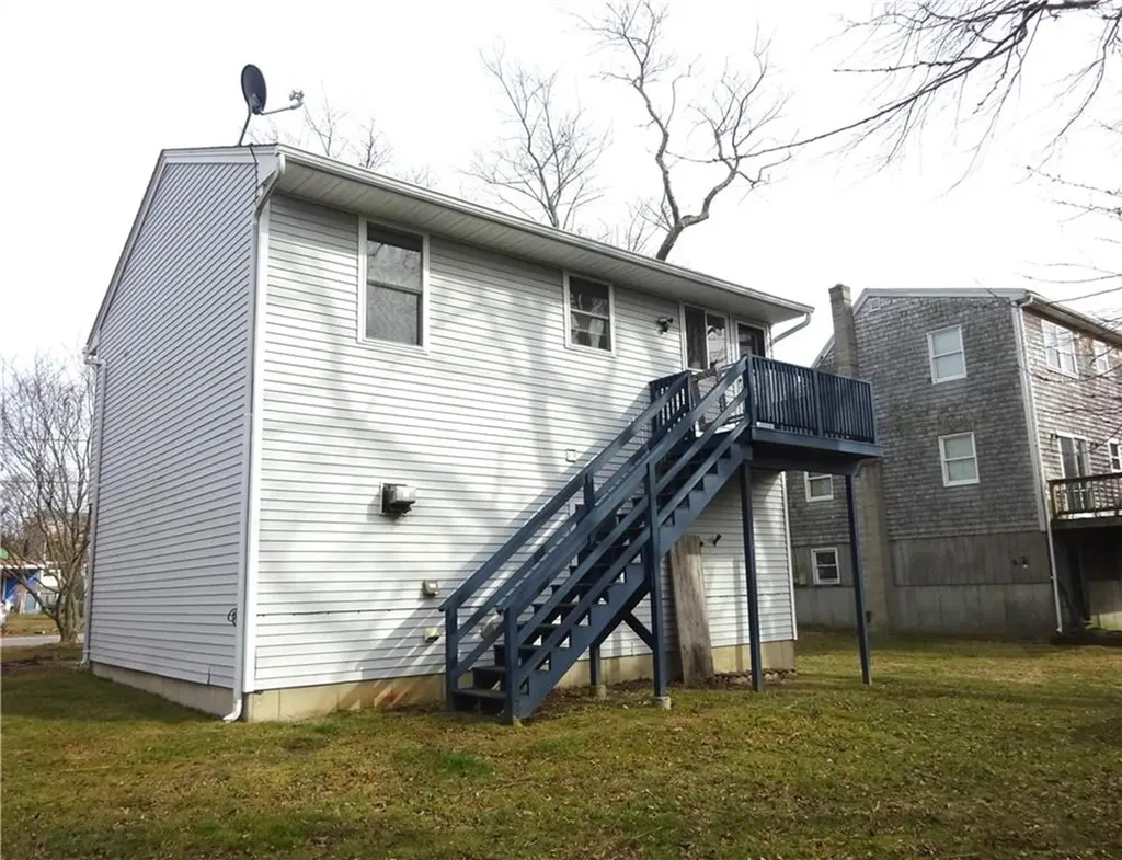 34 Berkley Avenue Portsmouth RI 02871