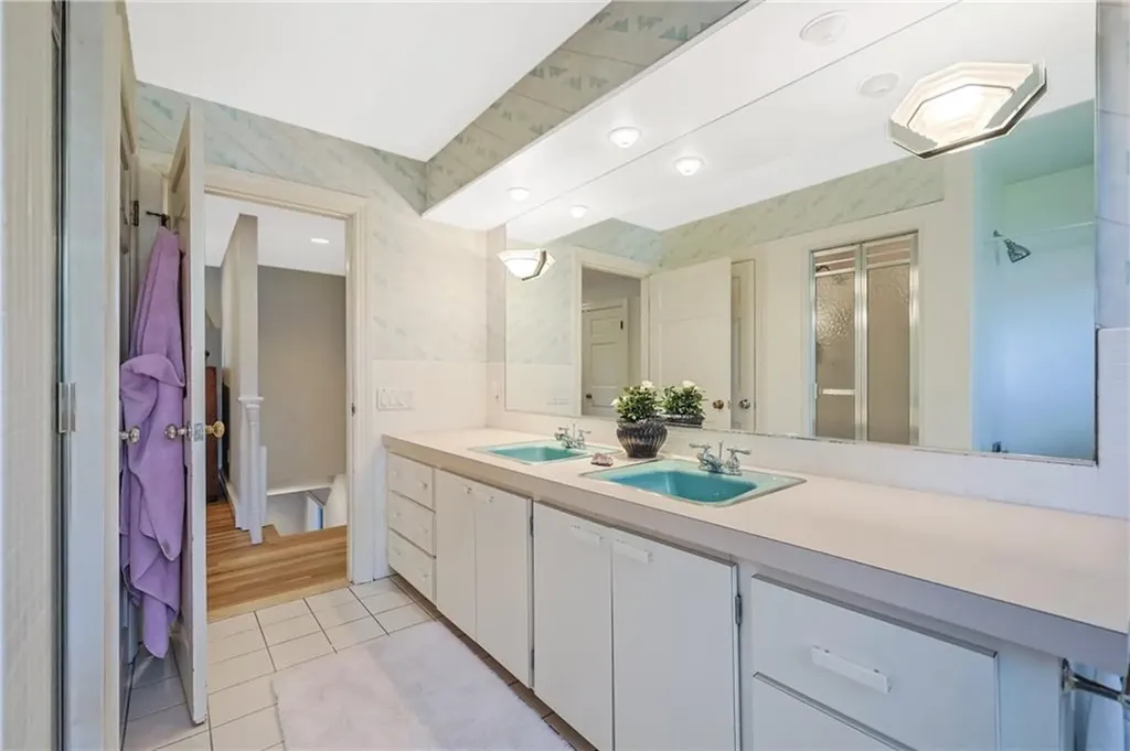 170 Summit Drive Cranston RI 02920