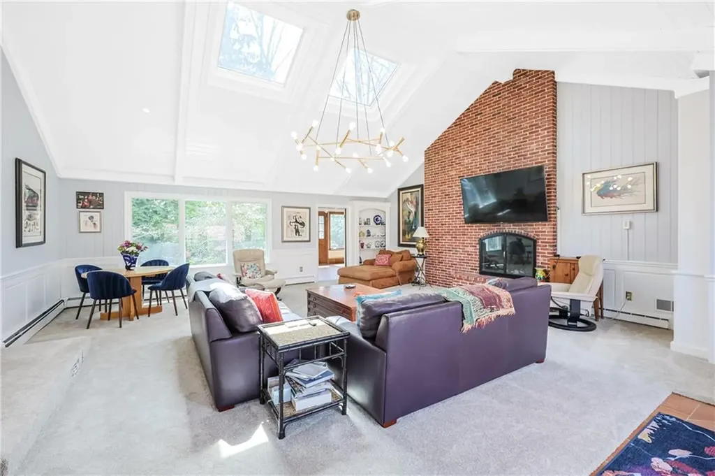 170 Summit Drive Cranston RI 02920