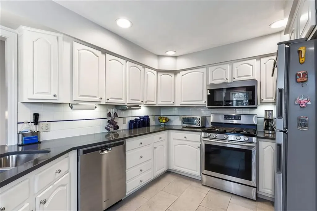 9 Heritage Drive Lincoln RI 02865