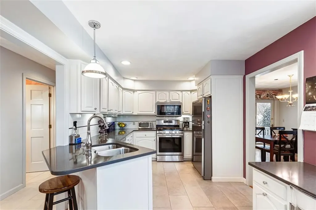 9 Heritage Drive Lincoln RI 02865