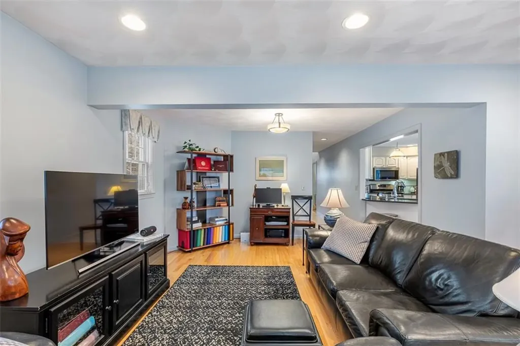 9 Heritage Drive Lincoln RI 02865