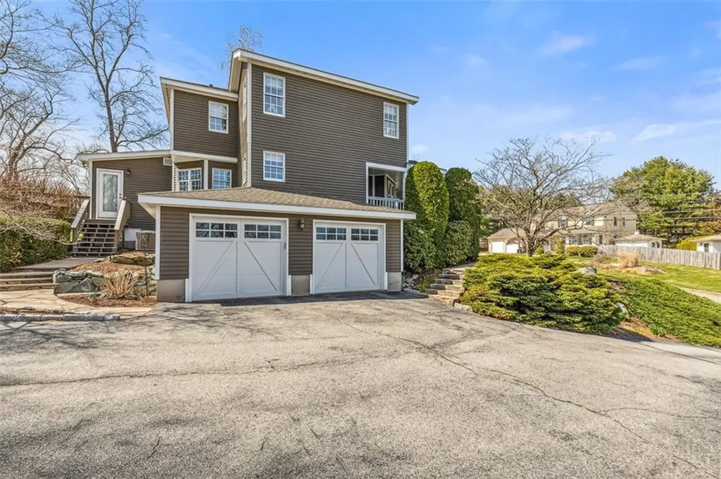 9 Heritage Drive Lincoln RI 02865