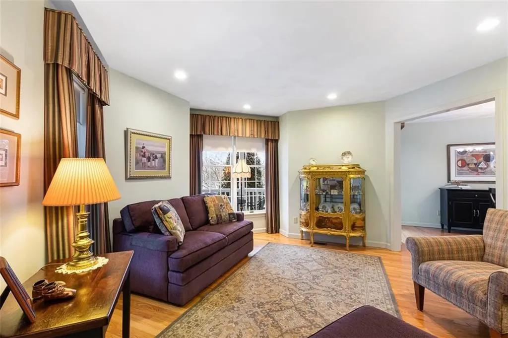 9 Heritage Drive Lincoln RI 02865