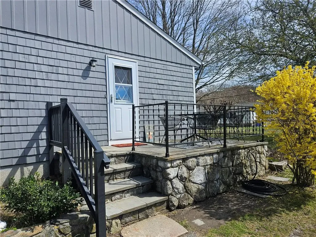 85 Canario Drive Warren RI 02885