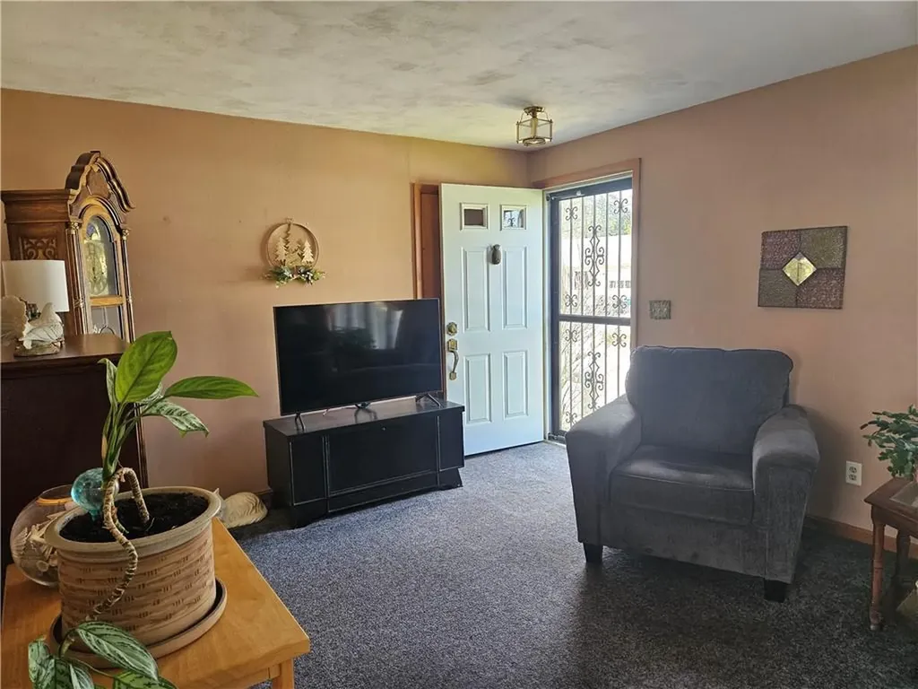 85 Canario Drive Warren RI 02885
