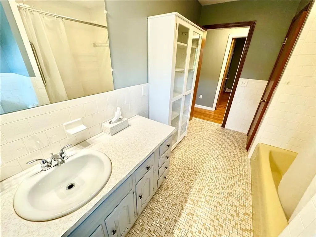 16 Grove Avenue Johnston RI 02919