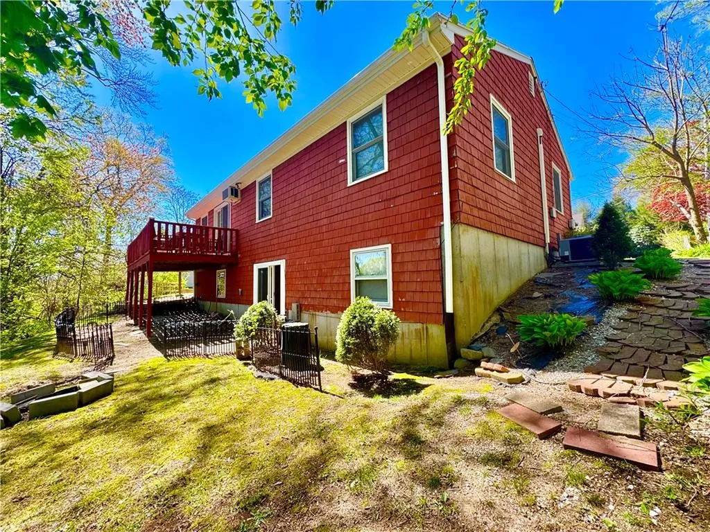16 Grove Avenue Johnston RI 02919