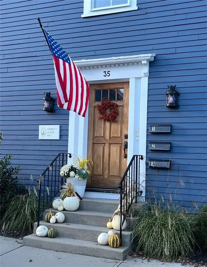 35 Elm Street Newport RI 02840