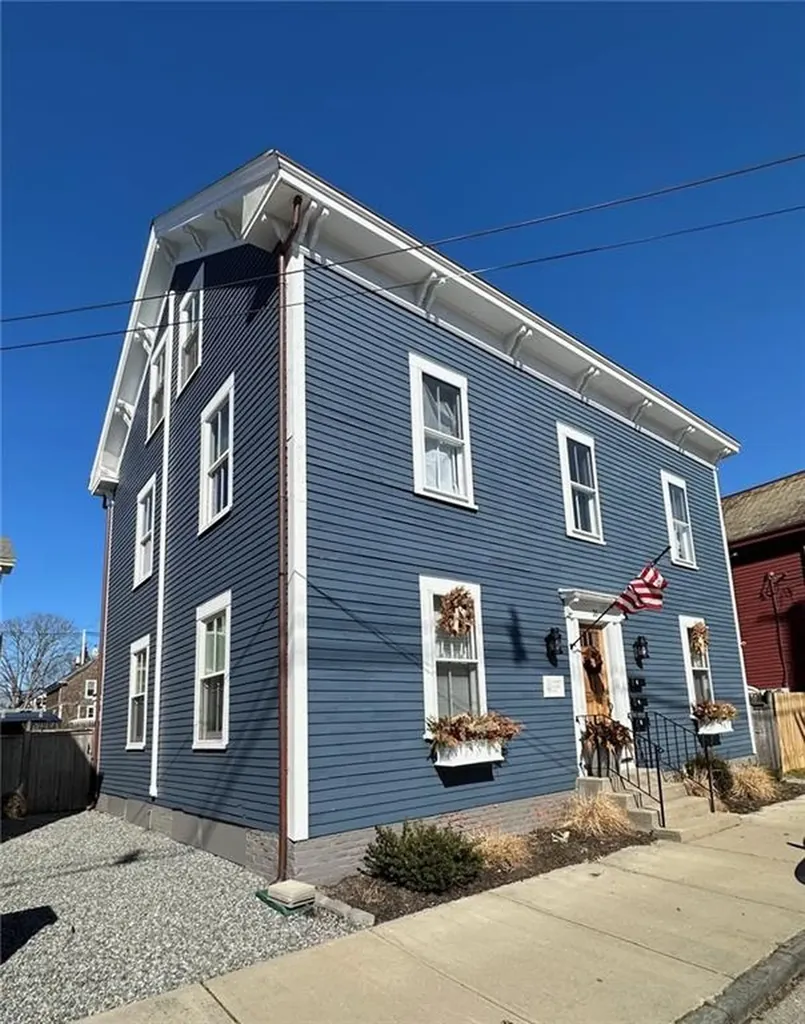 35 Elm Street Newport RI 02840